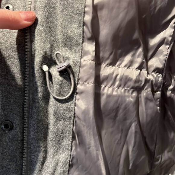 GAP Winter Edition Grey Vest with Detachable Fur Hood - Picture 5 of 8